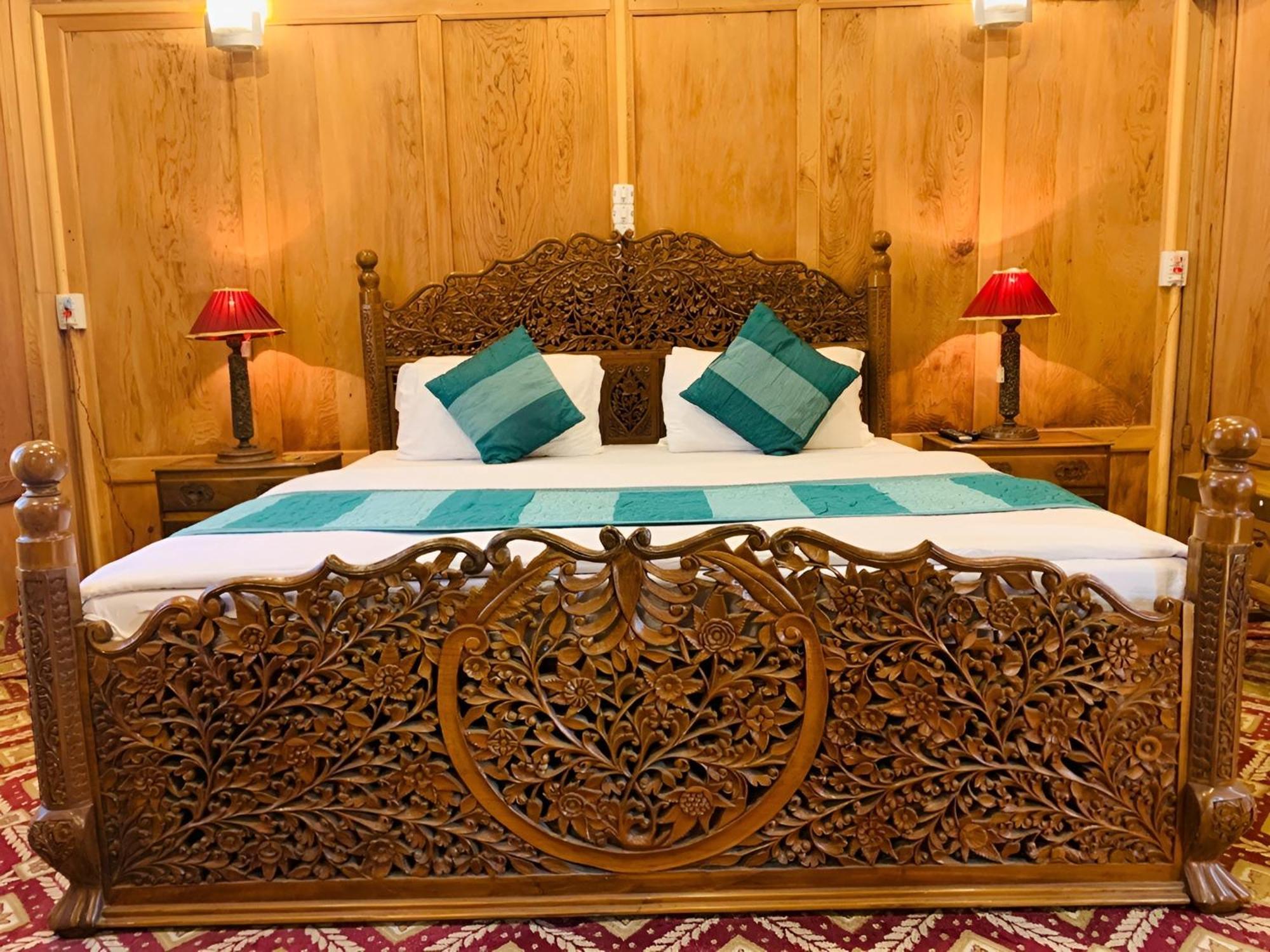 Dilnaaz Group Of Houseboats Hotell Srīnagar Eksteriør bilde