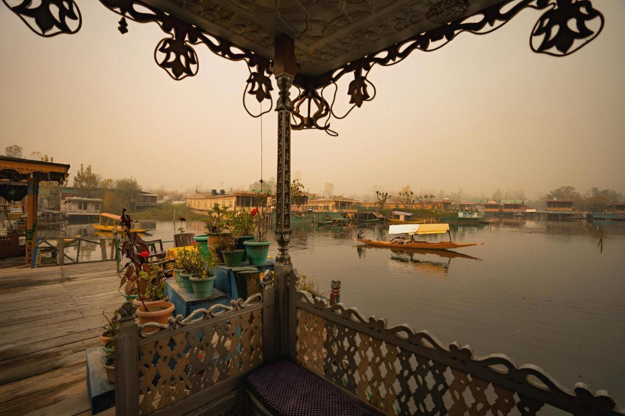 Dilnaaz Group Of Houseboats Hotell Srīnagar Eksteriør bilde
