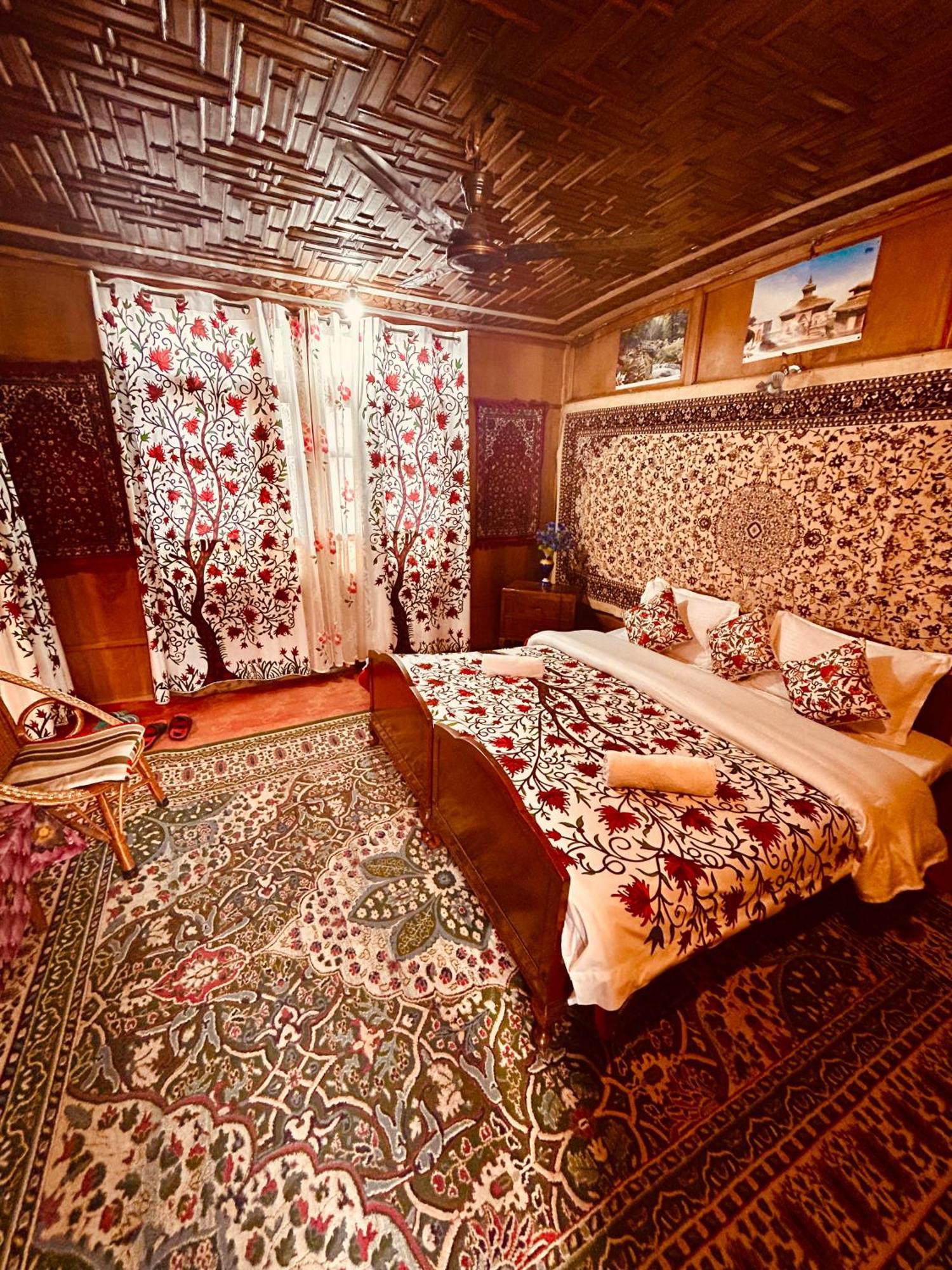 Dilnaaz Group Of Houseboats Hotell Srīnagar Eksteriør bilde