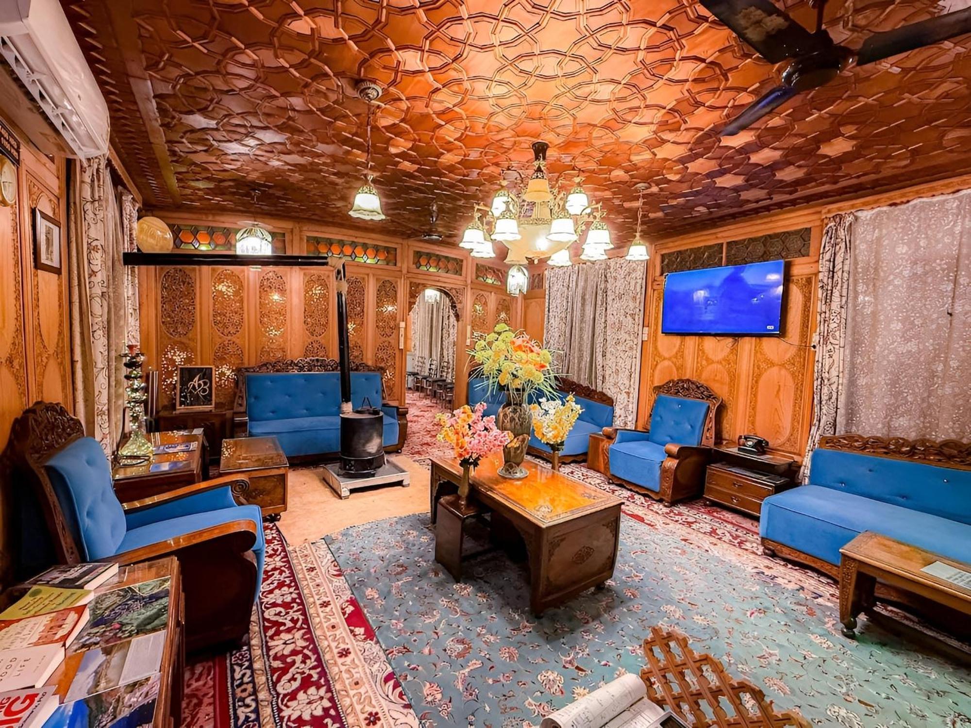 Dilnaaz Group Of Houseboats Hotell Srīnagar Eksteriør bilde